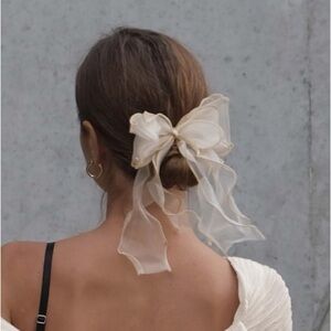 Princess Polly Cream Hair Bow